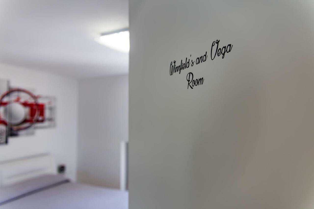Dal Signor Wolf Bed and Breakfast Pezze Di Greco Buitenkant foto