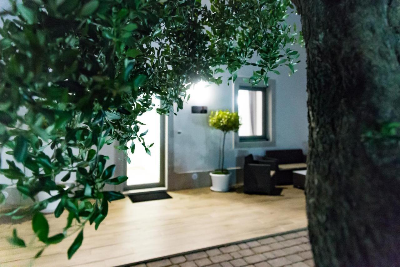 Dal Signor Wolf Bed and Breakfast Pezze Di Greco Buitenkant foto